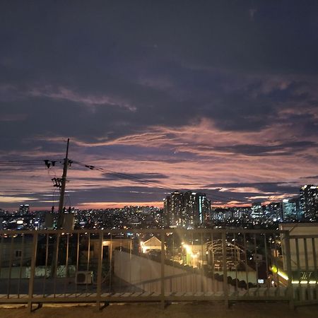 Newly Renovated 2 Bedroom Apartment #7 서울특별시 외부 사진