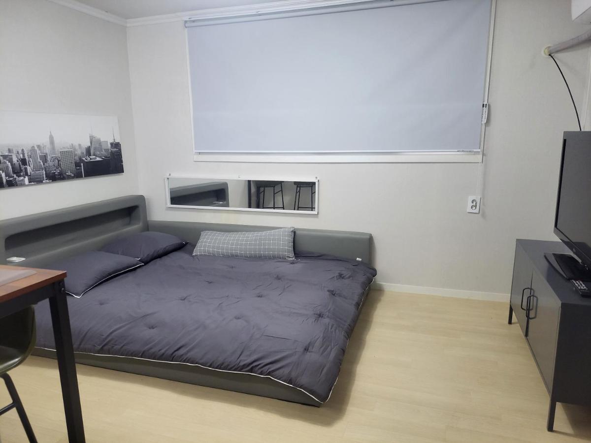 Newly Renovated 2 Bedroom Apartment #7 서울특별시 외부 사진