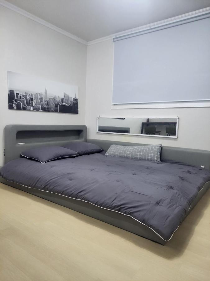 Newly Renovated 2 Bedroom Apartment #7 서울특별시 외부 사진