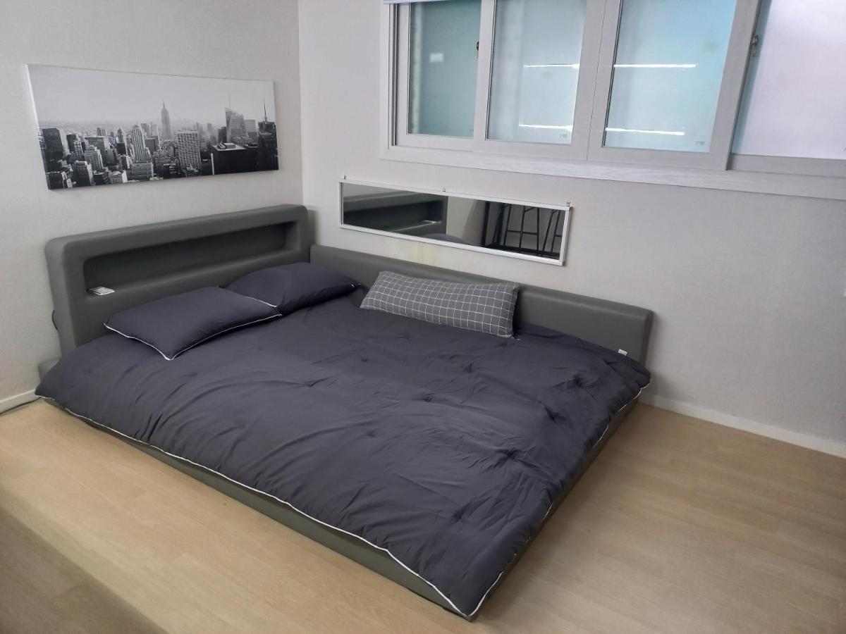 Newly Renovated 2 Bedroom Apartment #7 서울특별시 외부 사진