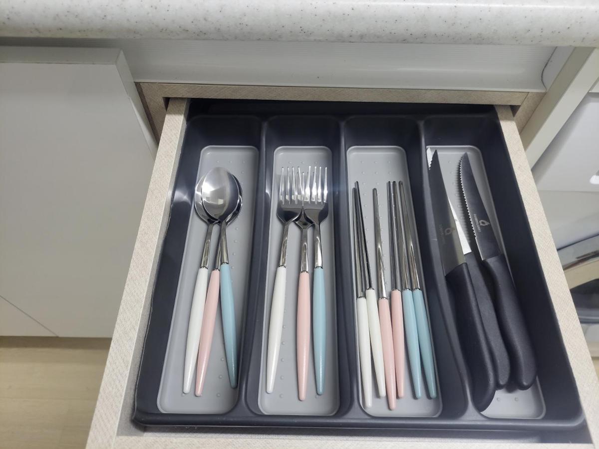 Newly Renovated 2 Bedroom Apartment #7 서울특별시 외부 사진