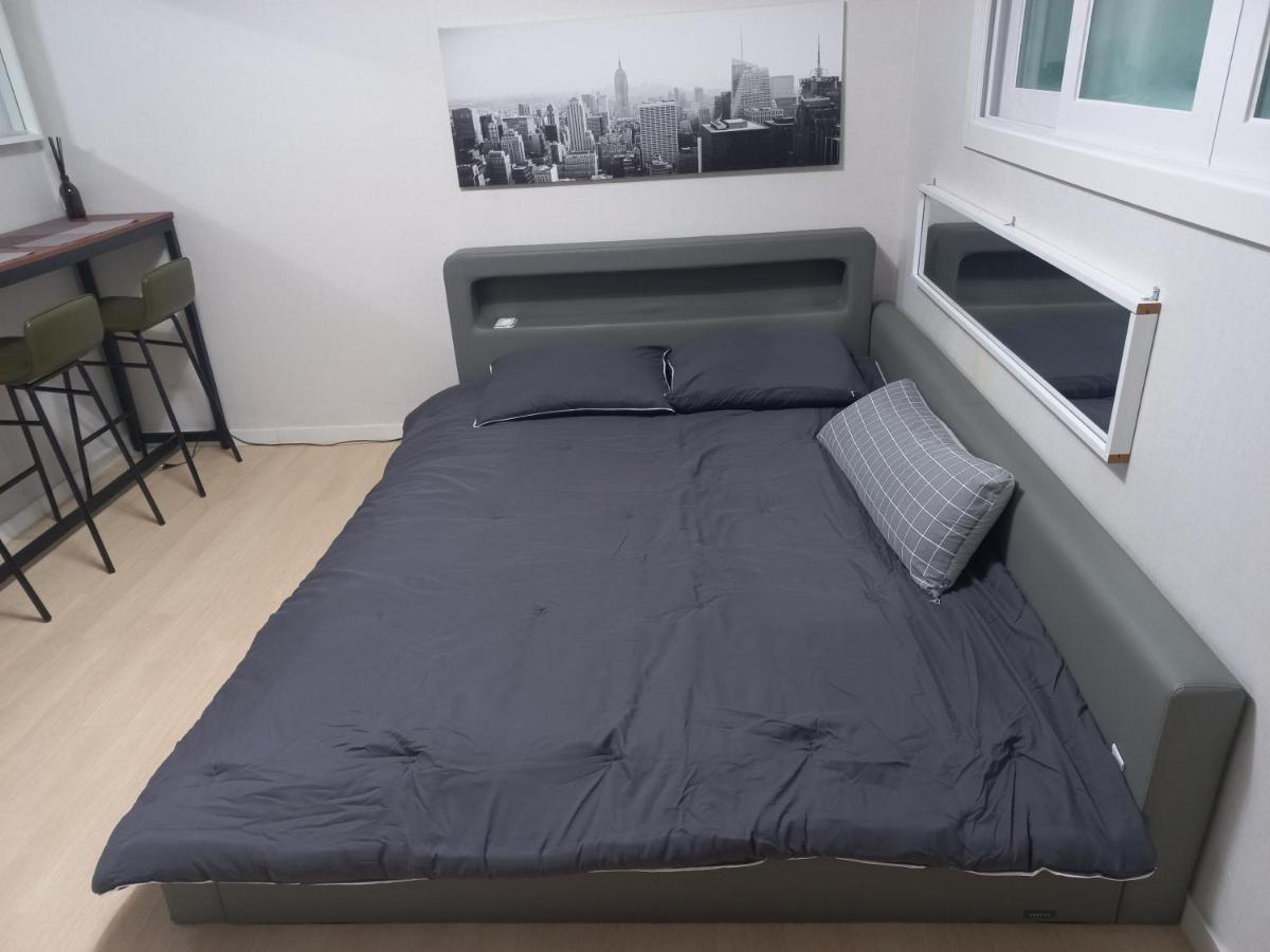 Newly Renovated 2 Bedroom Apartment #7 서울특별시 외부 사진