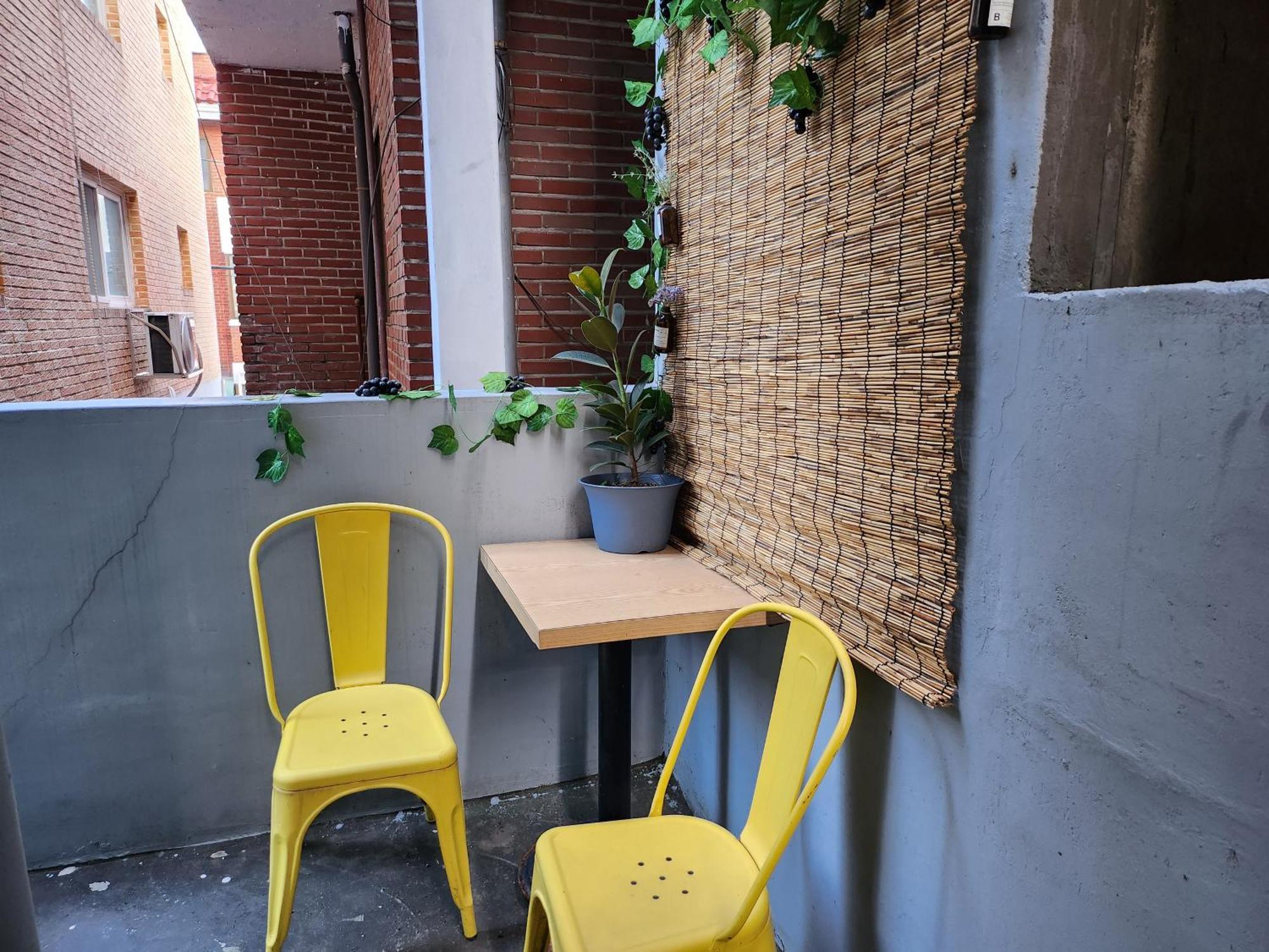 Newly Renovated 2 Bedroom Apartment #7 서울특별시 외부 사진