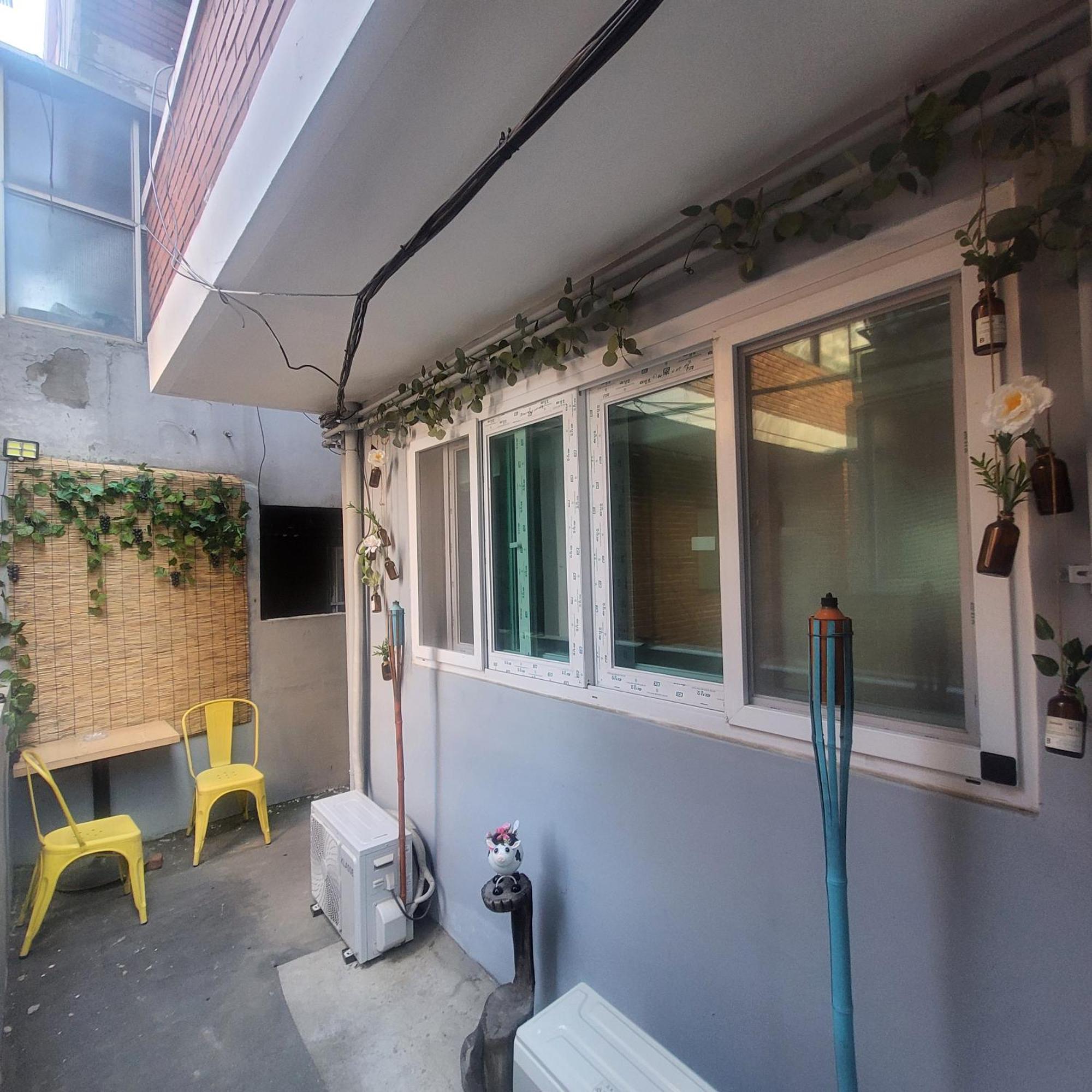 Newly Renovated 2 Bedroom Apartment #7 서울특별시 외부 사진